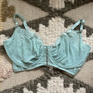 LONELY LINGERIE NWOT 38DD Front Clasp Bra